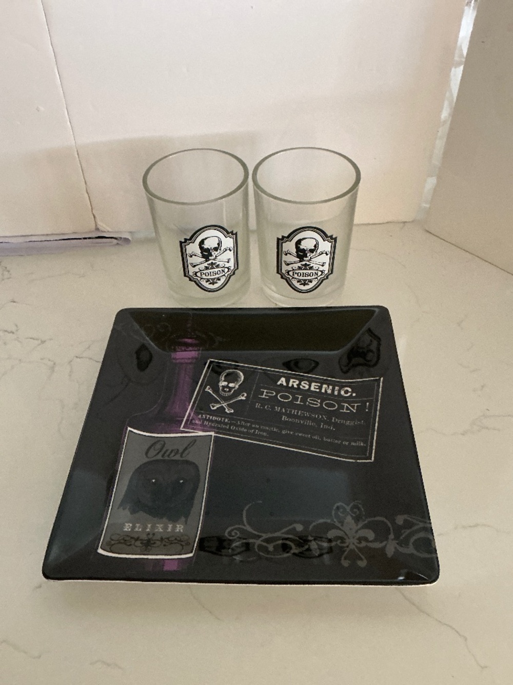 Halloween Poison Serving Set Melamine Tray + 2 Skull Glasses